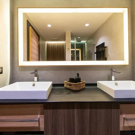 Woodside 218 Apartment